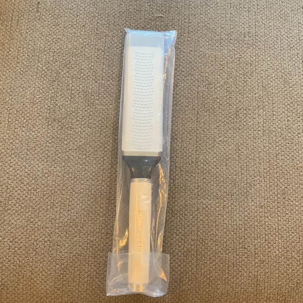 NWT - KitchenAid Black and Silver Two-Way Paddle Grater